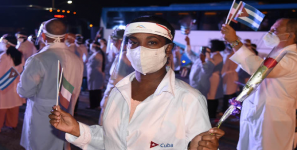Las manos y el corazón del personal médico de Cuba también están en Kuwait