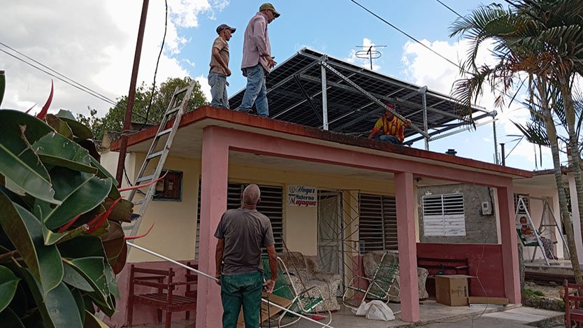 Instalan paneles solares en centros vitales de Ciego de Ávila 